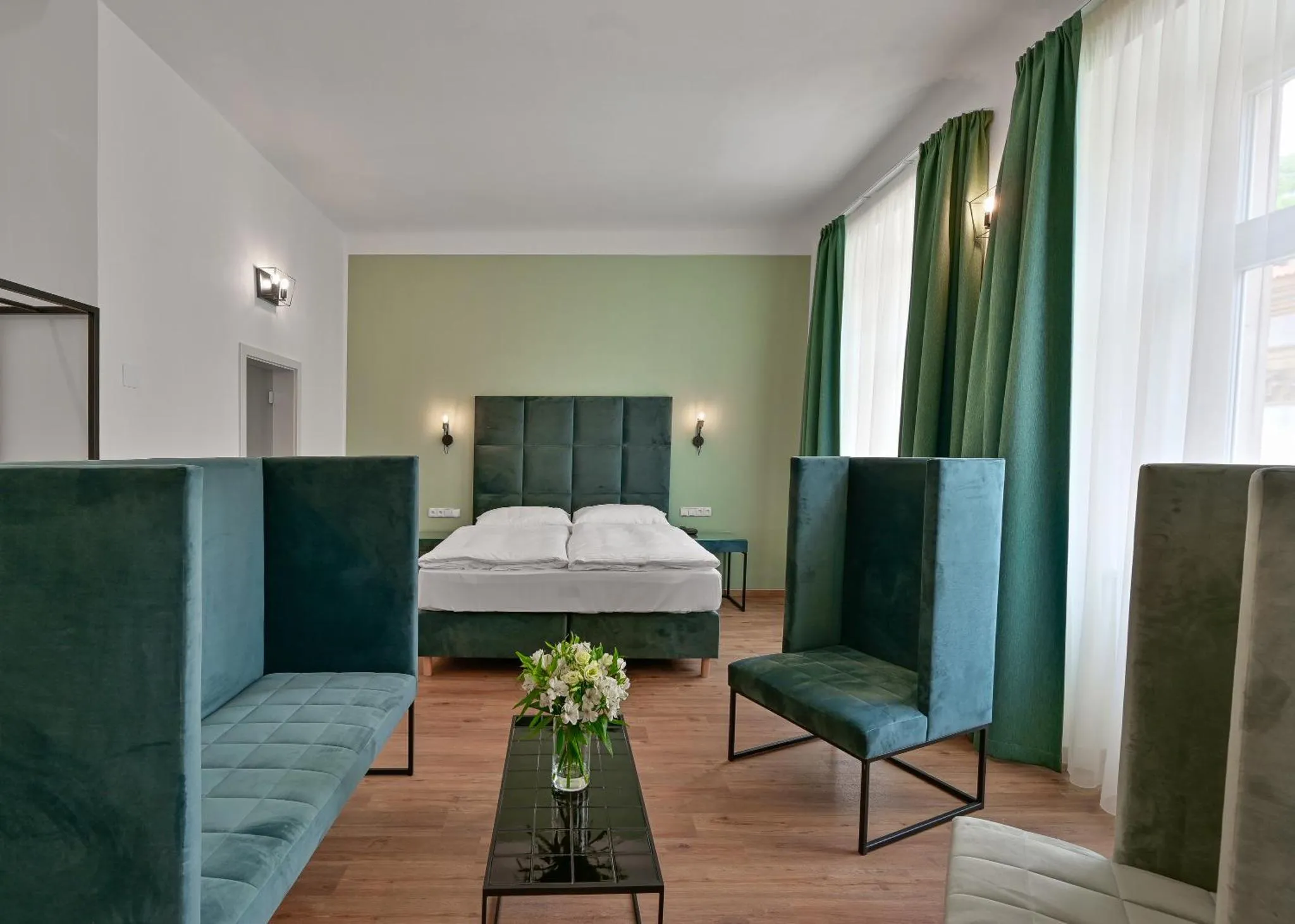 Comfort double room with street view