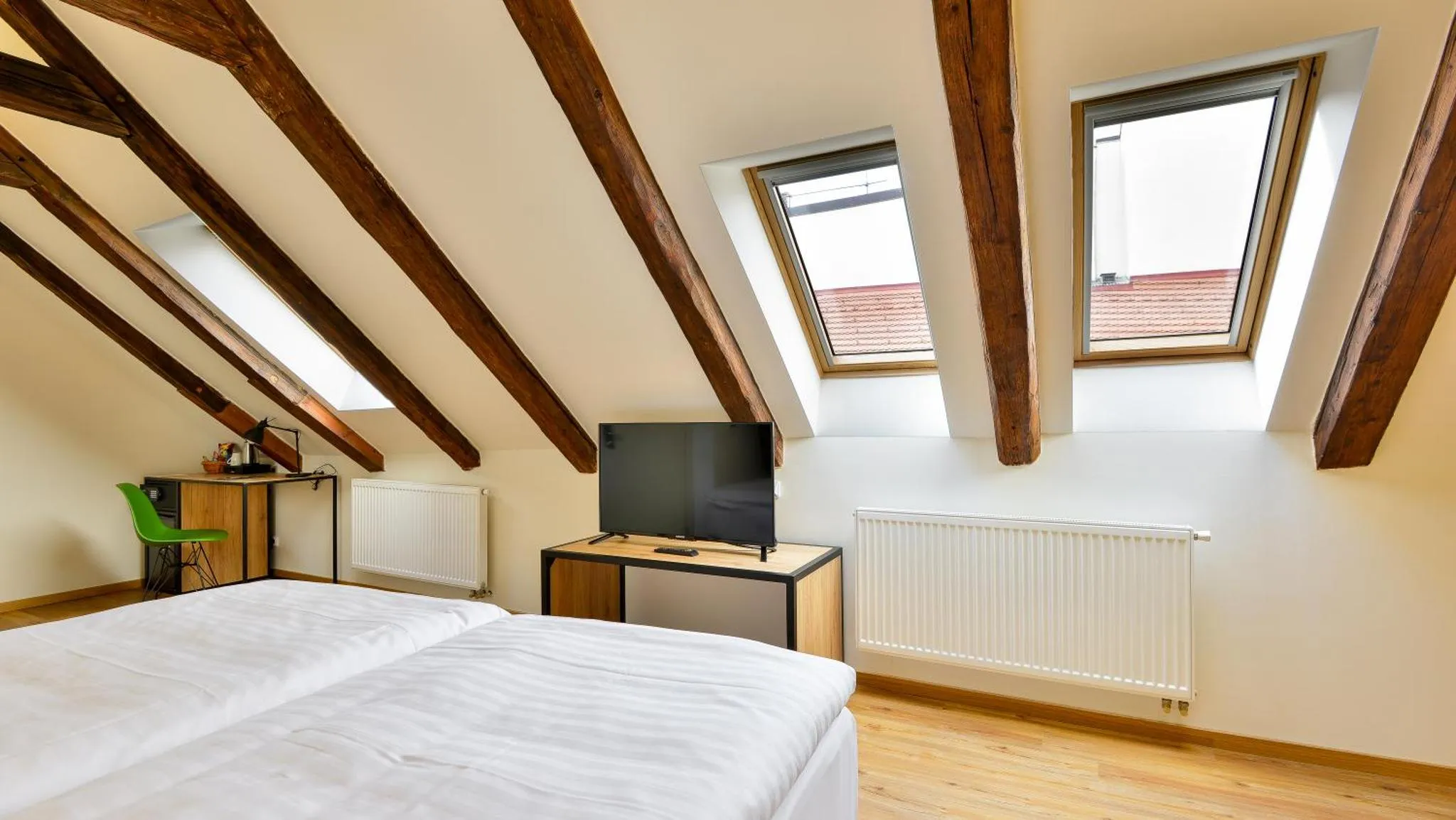 Superior & Deluxe Rooms gallery image 3